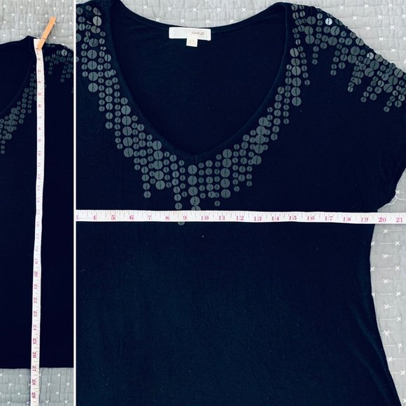 ✨ Forever 21 Sequin Outlined V-Neck Top - Picture 10 of 10